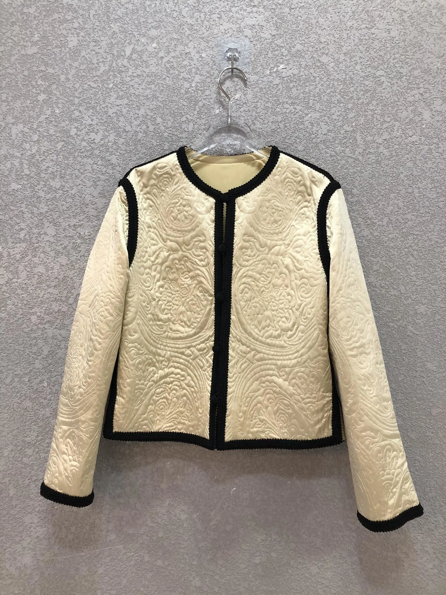 

Ladies 2021 New High Quality Fashion Long Sleeve Round Neck Retro Silk Embroidered Short Jacket 1026