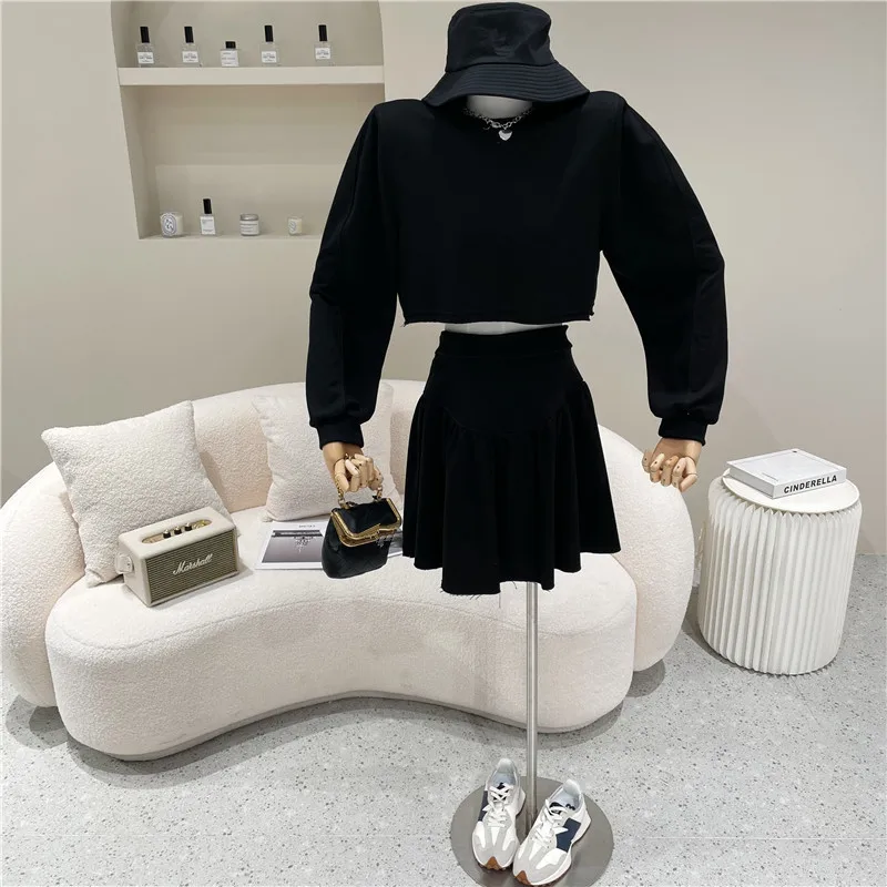 

Women's Spring Summer 2021 Niche Design Fashion Leisure Sports Suit Simple Solid Color Long Sleeve T-shirt Two Piece Skirt