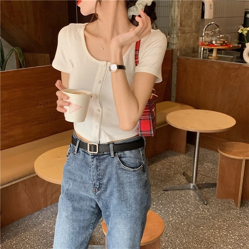 Женская футболка повседневная короткая однобортная с коротким рукавом женская в