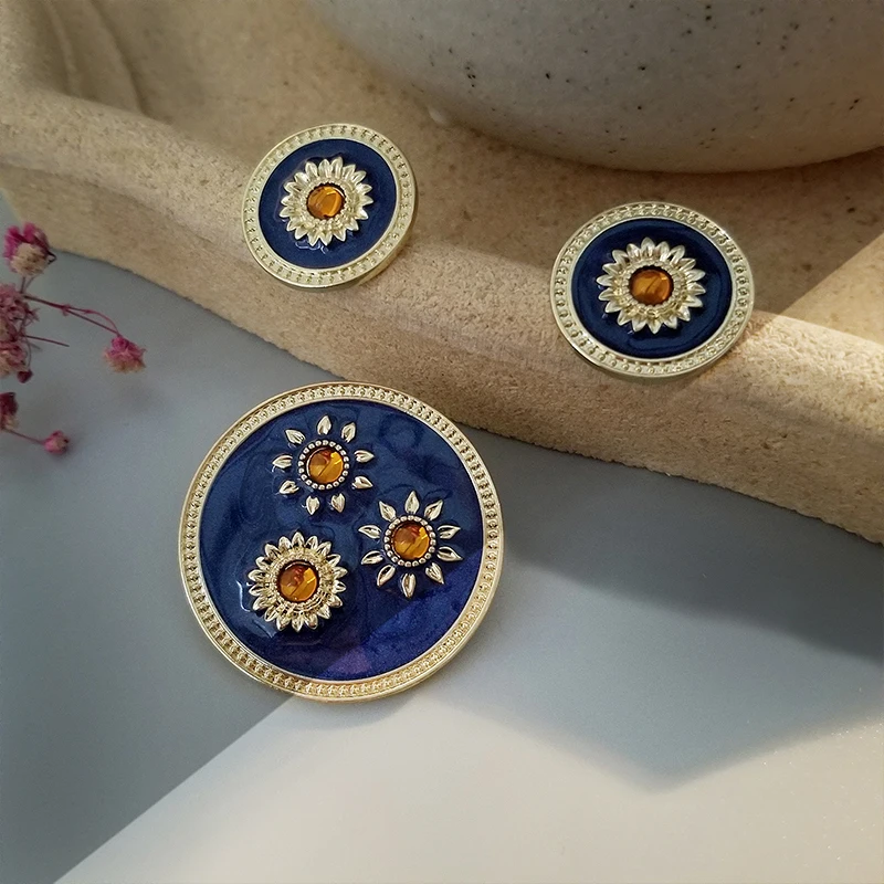 

Sun Flower Enamel Earring Brooch Blue Round Jewelry Ornaments French Retro Style Popular Jewellery Gift for Girls Friends