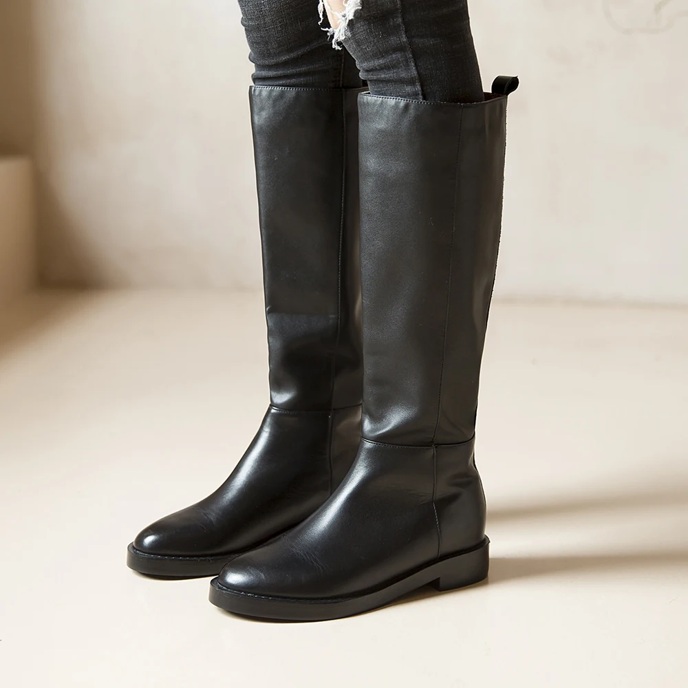 Женские сапоги из мягкой натуральной кожи на плоской подошве теплые зимние