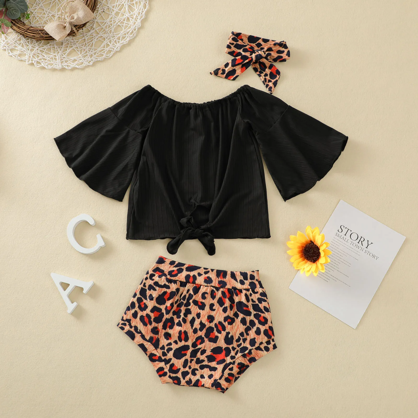 

2021 Summer New Infant Flared Short Sleeves + Shorts + Bow Headband, Sunflower Flower Print High Waist Version Summer Clothing