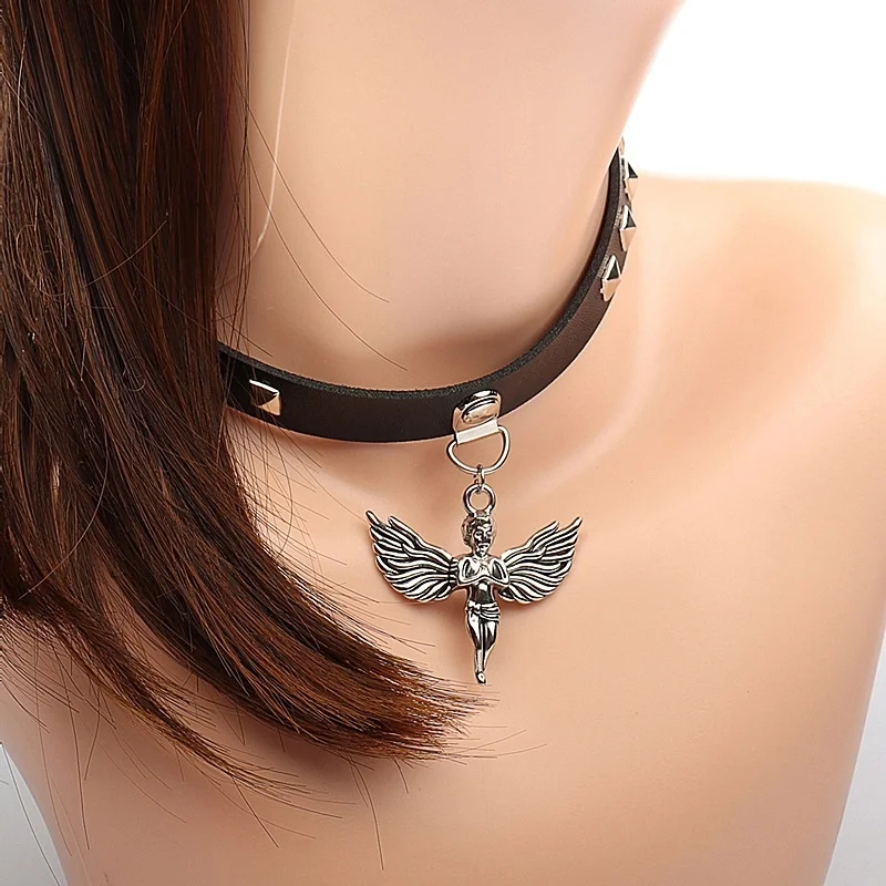 

Punk Style Leather Collar Ladies Necklace Rivet Angel Vintage Personality Pu Neck Strap Clavicle Chain Women Necklace