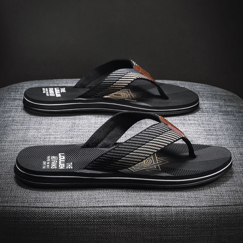 

Fashion Designer Shoes Men Outdoor Slippers Trend High Quality Men's Summer Sandals Sandy Beach Bathroom Home Flip Flops Flat