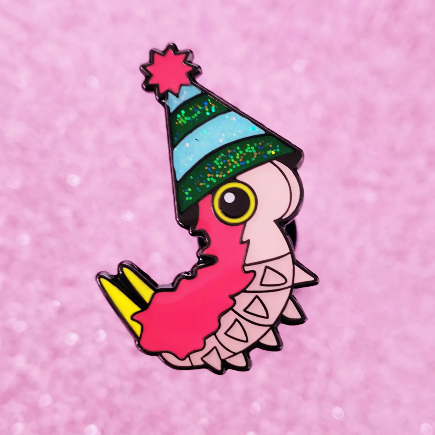 

Kawaii Wearing Party Hat Thorntail Worm Hard Enamel Pin Cute Cartoon Caterpillar Crawl Animal Brooch Badge Accessories
