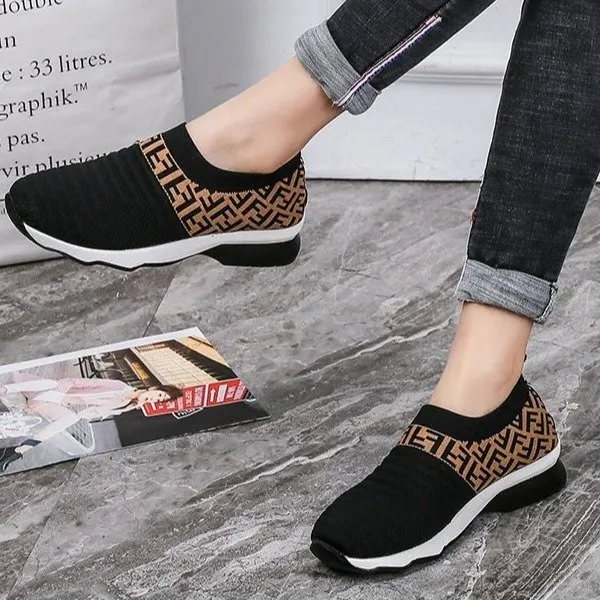 

Women Casual Sports Shoes Summer Latest Ladies Outdoor Sports Casual Shoes Flat Shoes Over-foot Women's Shoes Zapatos De Mujer