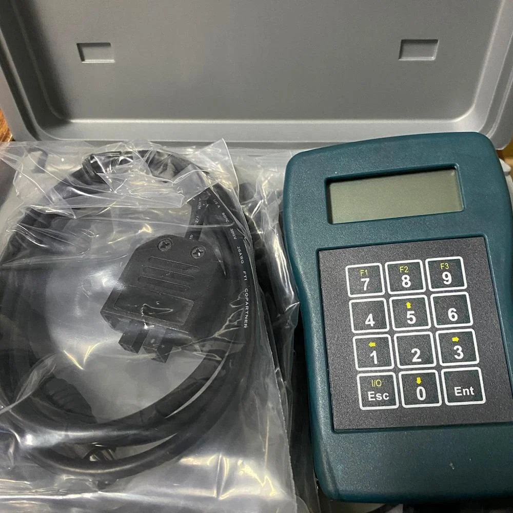 

Программатор TACHO CD400 для коммерческих автомобилей