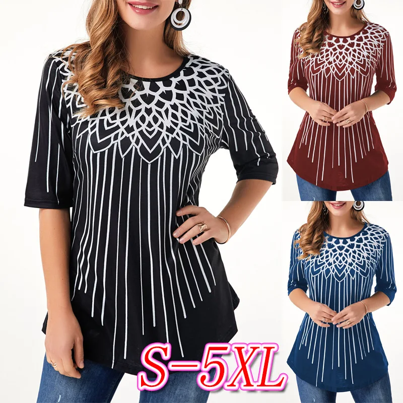 Блузка женская летняя однобортная с цветочным принтом и V-образным вырезом |