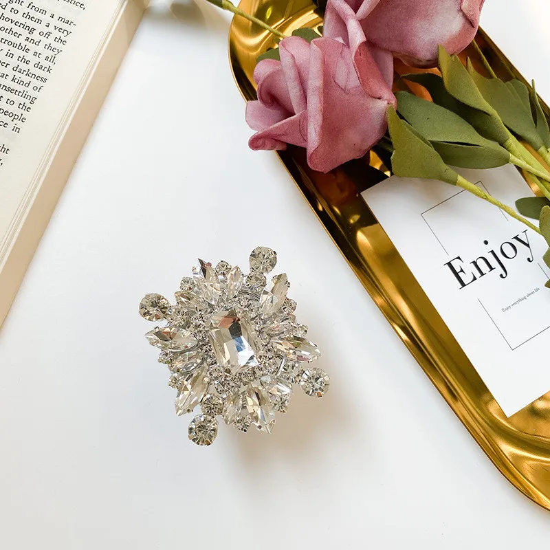 

Luxury Rhinestone Handmade Lazy Bracket Expanding Phone Socket Phone Accessories Universal Phone Holder Mount Stand For Huawei