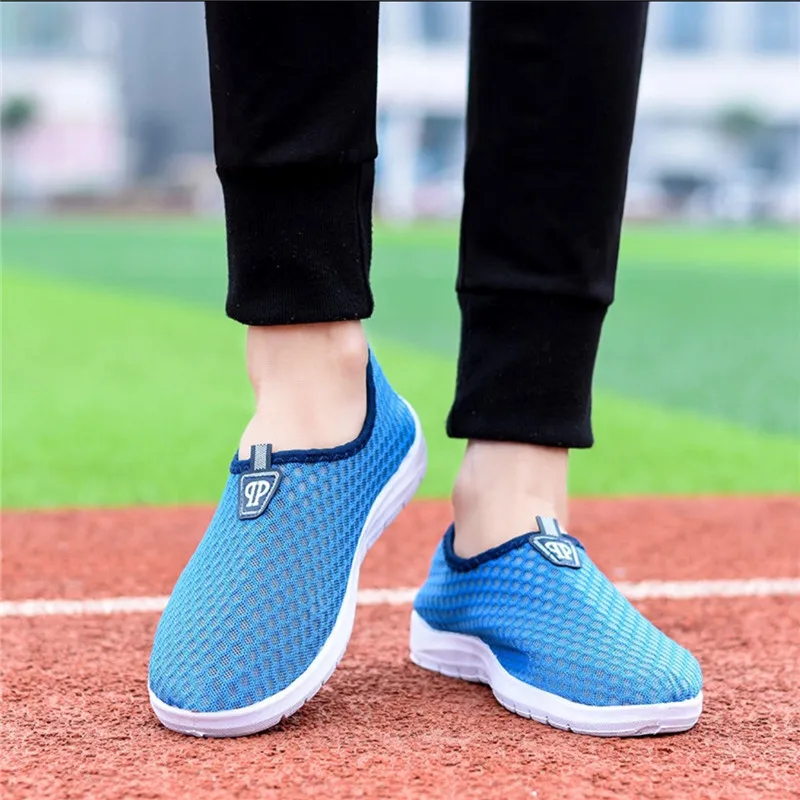 

Summer new old Beijing cloth women's breathable mesh shoes women's flat bottom antiskid lazy shoes