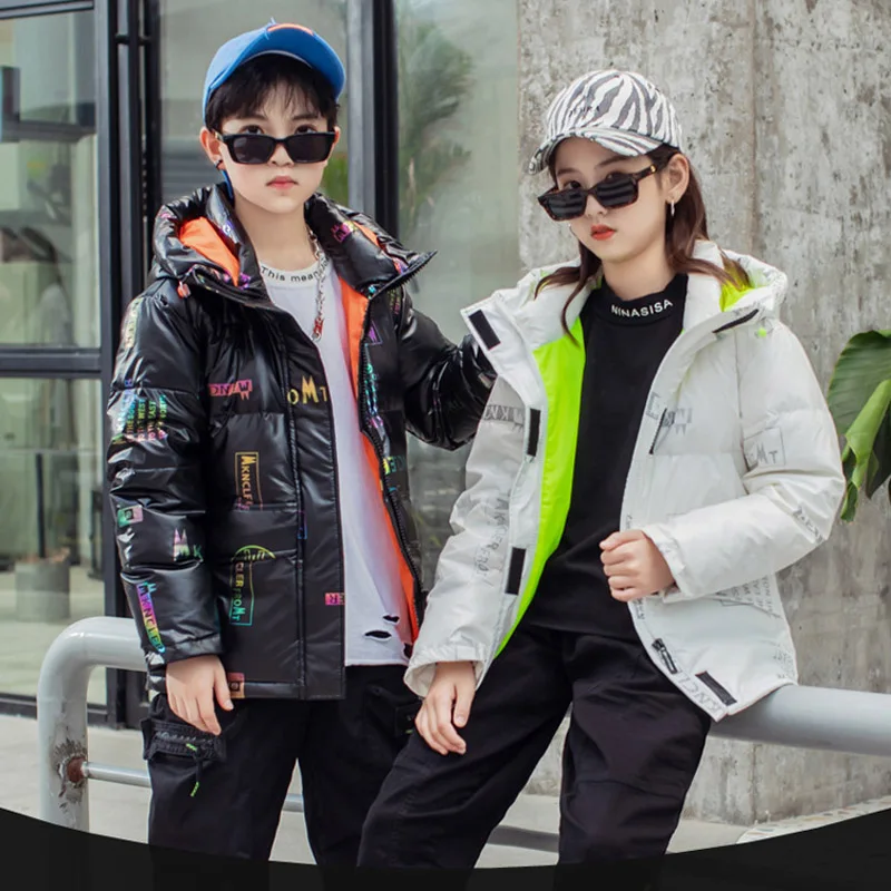 

Зимние куртки на утином пуху для мальчиков, пальто с капюшоном для девочек, водонепроницаемый комбинезон, детская Яркая модная верхняя одеж...