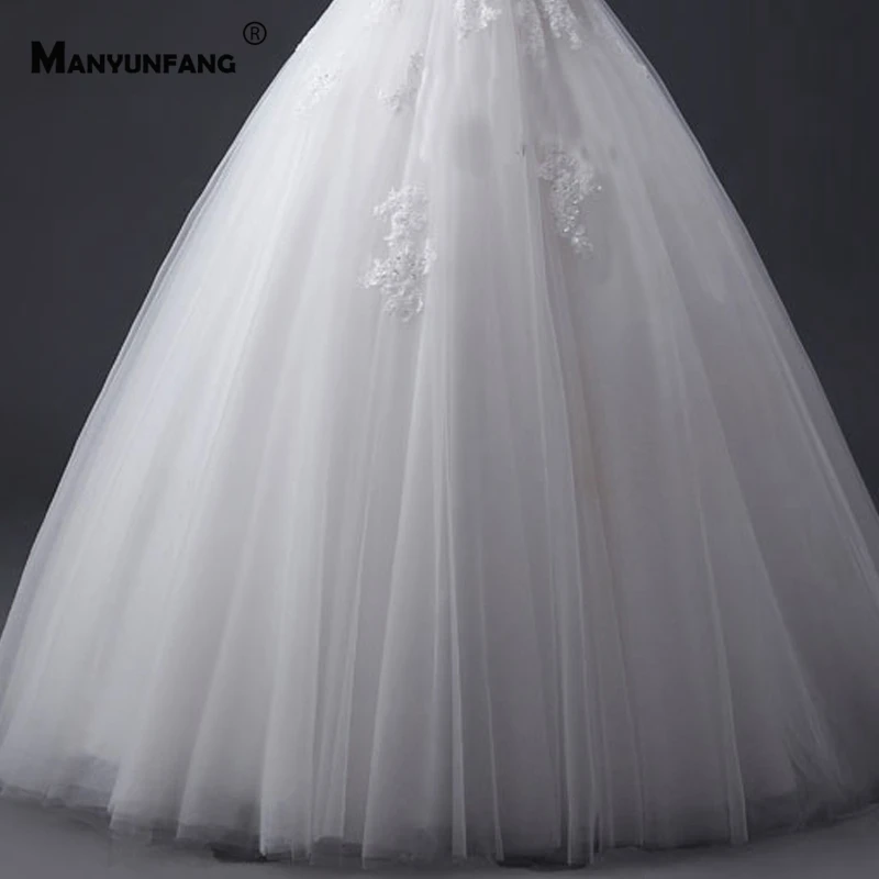 

100% Real Three Quarter Sleeve V-Neck Embroidery Appliques Tulle Bridal Ball Gown Elegant Sweep Train Crystal Wedding Dress