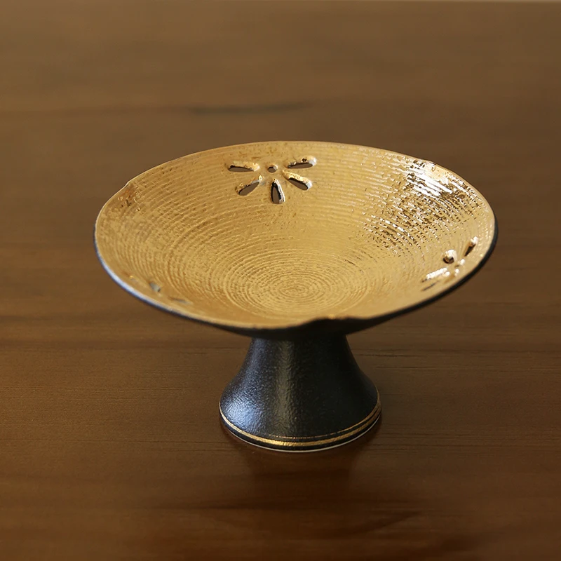 

Spot gold carve are imported from Japan field burning tower of small bowl gold foil compote Japanese tea tray