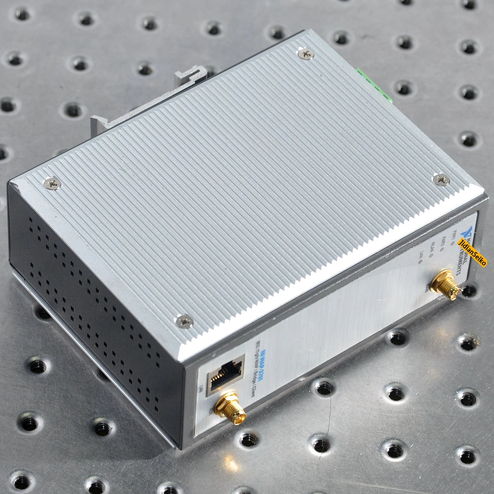 

American NI WAP-3701 wireless transmitter