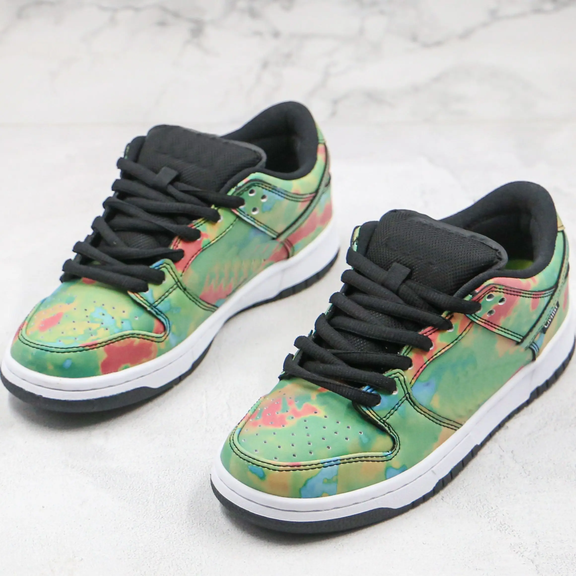 

High Quality Kentucky Syracuse Plum Shadow Travis Scott X Sb Dunks Low Tie Dye White Casual Color changing shoes