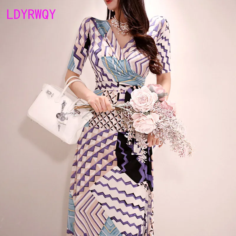 

Summer 2020 new Korean version of the ladies' temperament V-neck lace up waist split print dress women