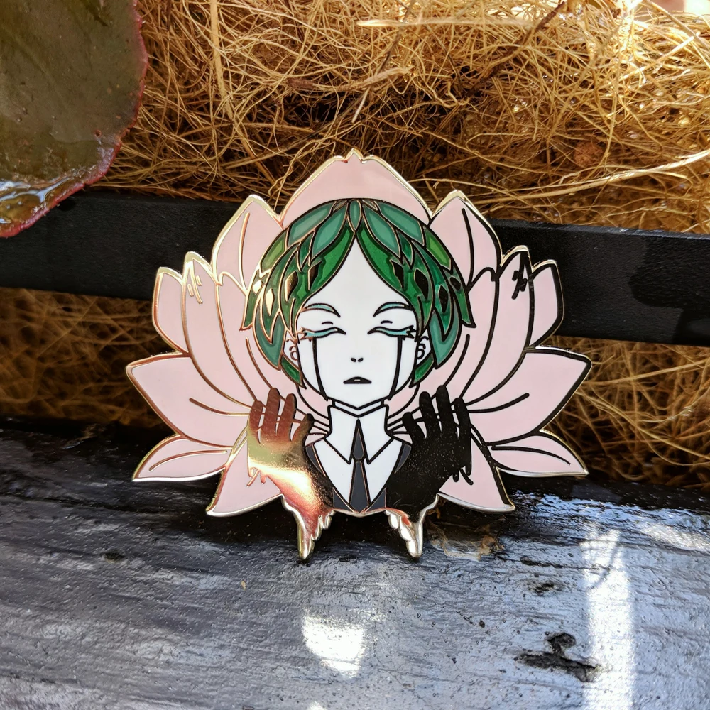 

Anime Land of the Lustrous Phosphophyllite Enamel Pin Green Hair Yoga Girl Lotus Flower Badge Lapel Fashion Accessory