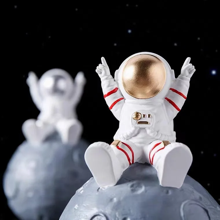 

Nordic Resin Astronaut Coin Bank Creative Savings Cans Rockets Money Boxes Home Ornaments Desktop Decoration Kids Gift