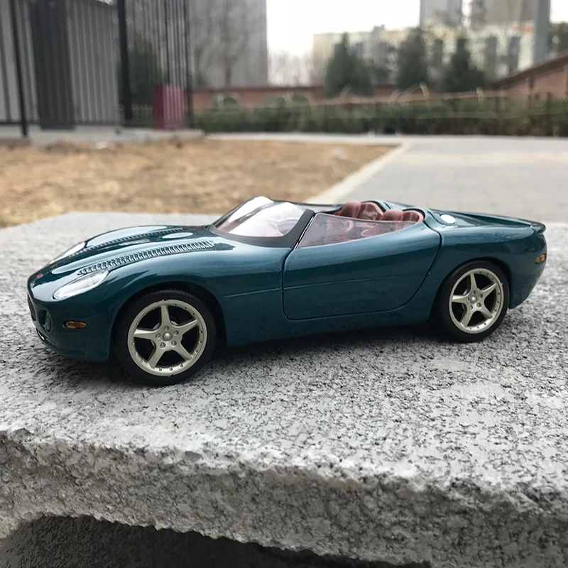 Welly 1:24 Винтаж Jaguar XK180 брелок для автомобильных ключей имитационная модель