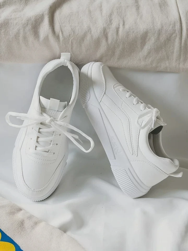 Женские кроссовки Модная женская обувь из искусственной кожи на каблуке и