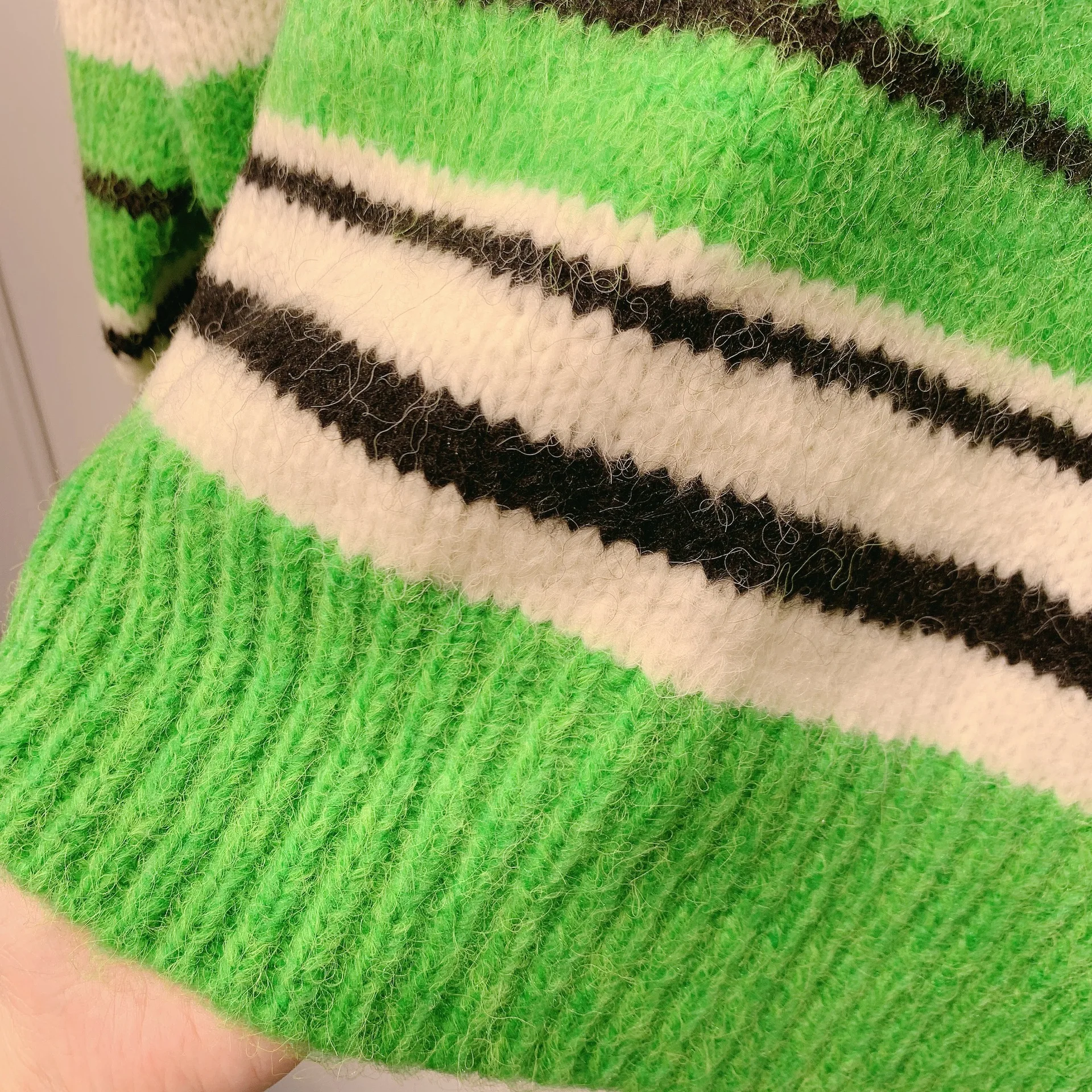 

2020 Autumn and Winter Women's New Loose Round Neck Pullover Green Striped Knit Sweater