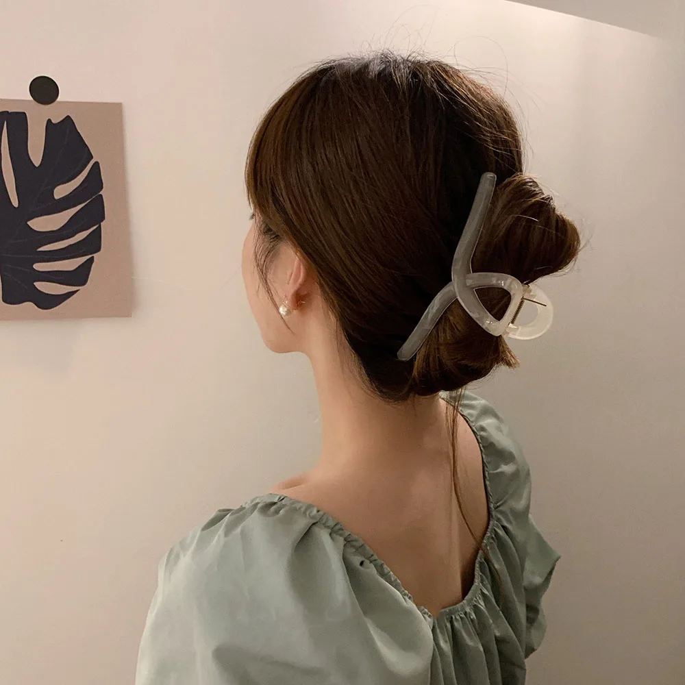 

Women Acrylic Hair Claws Fashion Cross Hair Clips Barrettes Simple Geometric Large Size Hairpins Hair Crab Hair Accessories