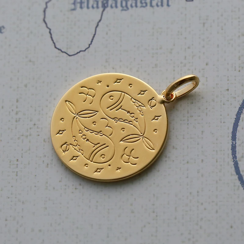 

France Imported 18K Gilded Series 12 Constellation Round Plate Pendant Necklace