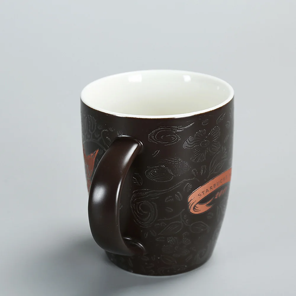 Классическая кофейная кружка с изображением русалки черного и золотого цвета из