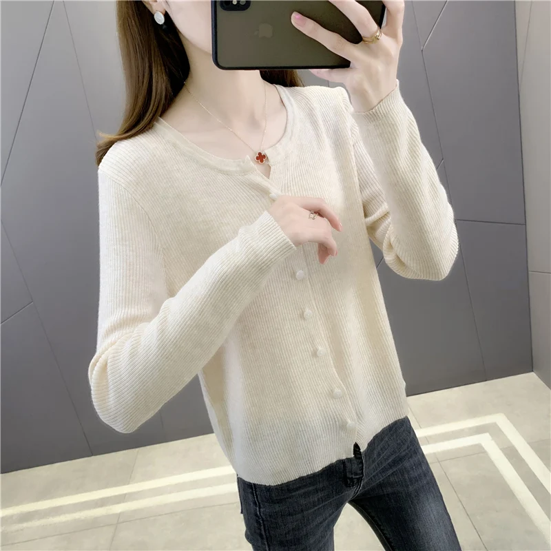 

21096 solid color crew neck button fitted knit cardigan