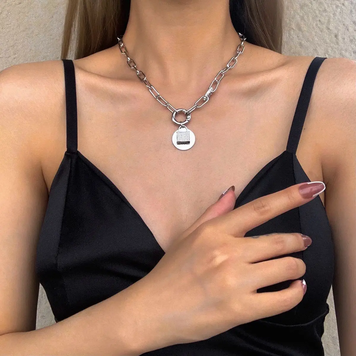 

Fashion Punk Rhinestone Lock Pendant Choker Necklace Collar Statement Unique Clavicle Padlock Chain Necklace Women Men Jewelry