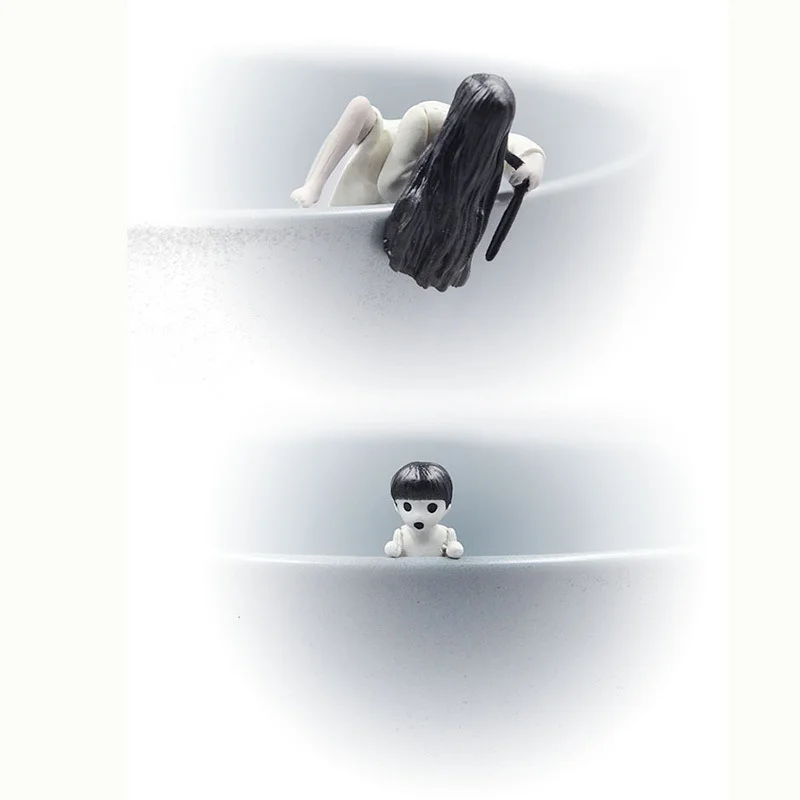 

2 pieces of cup decoration Sadako + animal model dog pug + Japanese horror movie action doll PVC personalized cup toy toy gift