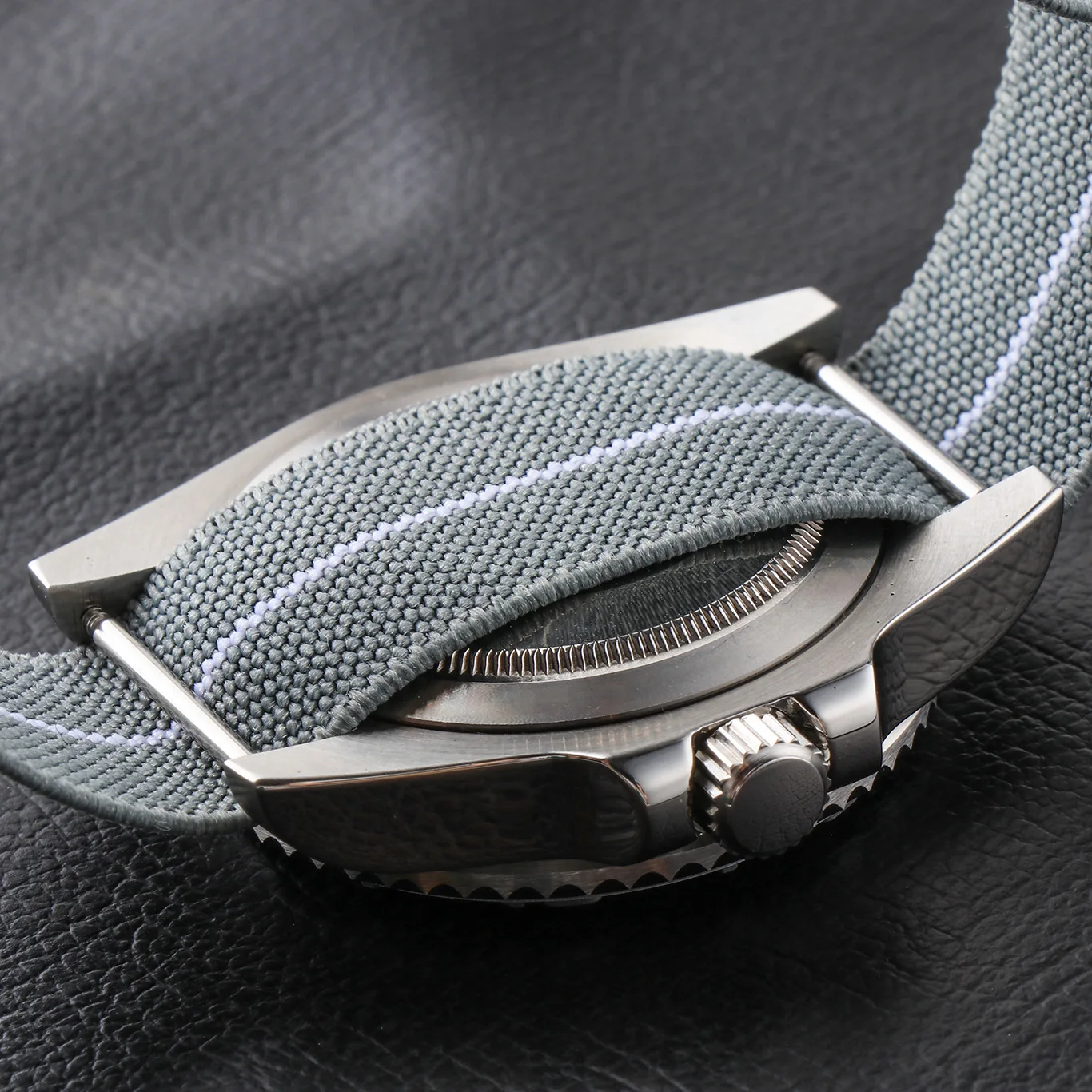 

Watch Mens Machinical Automatic NH35 Japanese Luminous Sapphire Glass Stainless Steel Case Custom Mod Snowflake Marine Rubber