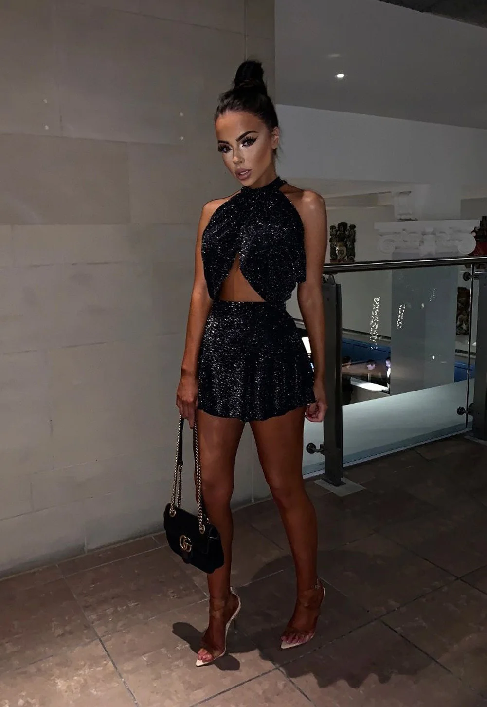 Сексуальная женская модель Клубная одежда укороченный топ с лямкой на шее +