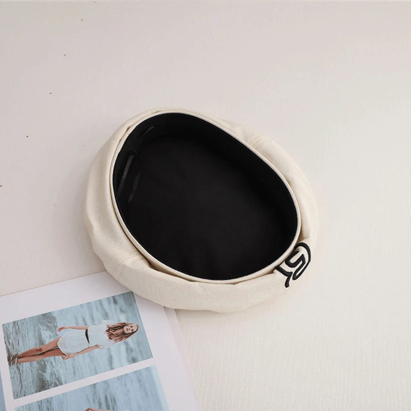 Женский винтажный берет с надписью белый нашивкой мягкая шапка для осени и зимы