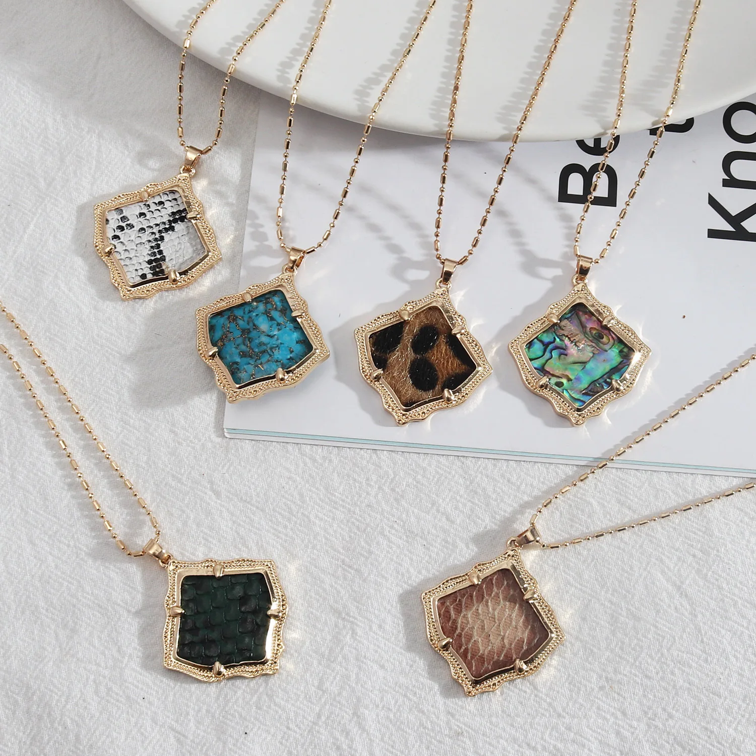 

New Acrylic Abalone Shell Paper Leopard Curved Geometric Pendant Necklace Snakeskin Leather Gold Charm Body Brand Jewelry