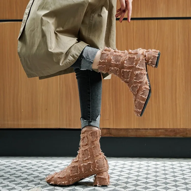 Женские ботинки с бахромой и молнией сзади на толстом каблуке | Обувь