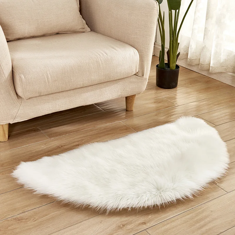 

Home Carpet Bedroom Area Cushion Semicircle Plush Sitting Blanket Warm and Comfortable Foot Pad Is Soft and Lovely