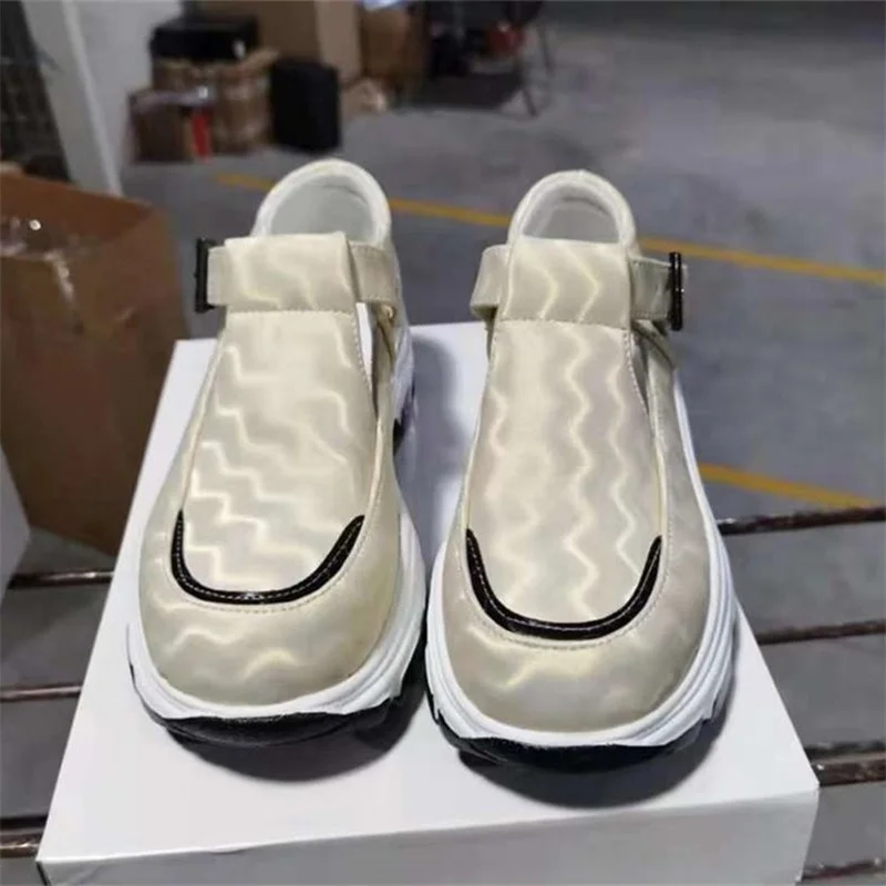 

2021 Spring New Women's Fashion Solid Color Round Head Flat-heeled Buckle Style Outdoor Non-slip Comfortable Casual Shoes