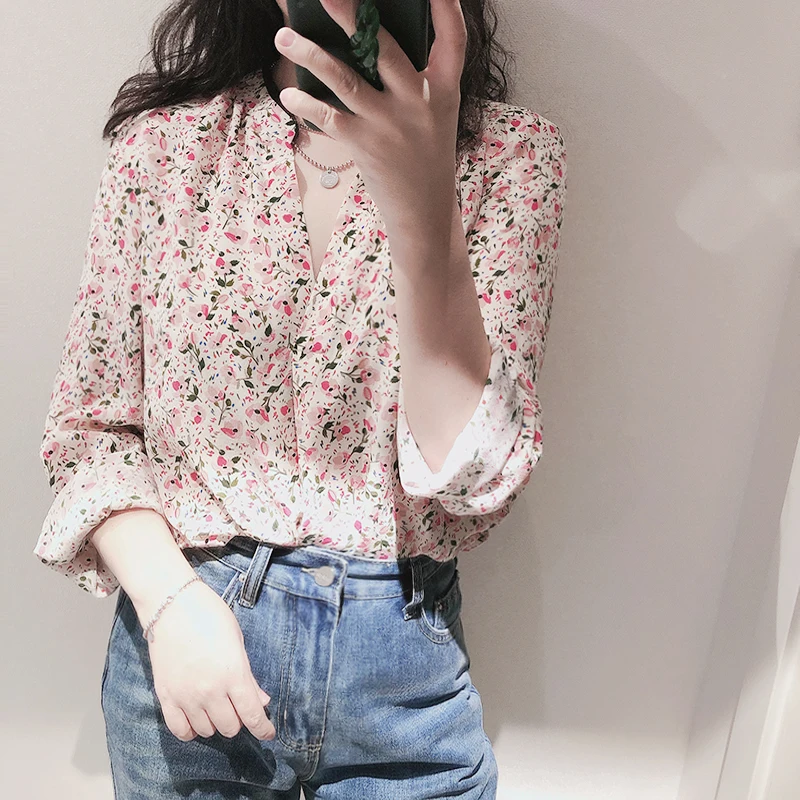 

Women Shirt Floral Patchwork Lace V-Neck Long Sleeve Shirt