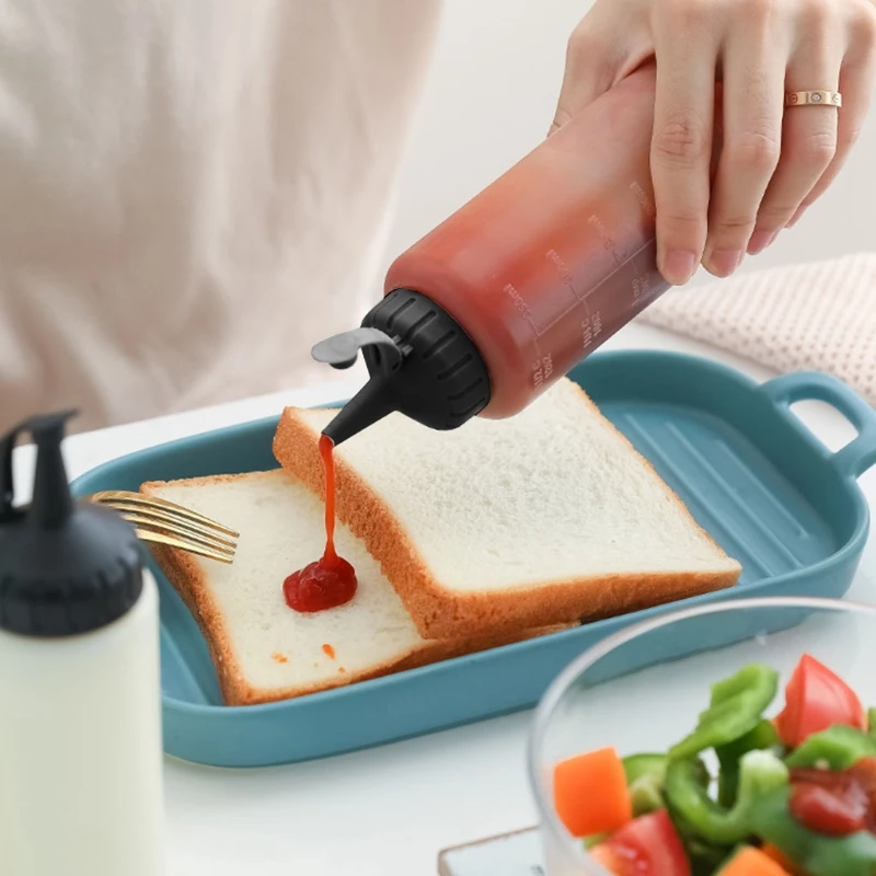 

449C Seasoning Jar Salad Dressing Bottle, Squeeze Plastic Oil Pot for Syrup, Sauce, Ketchup and Dessert Toppings