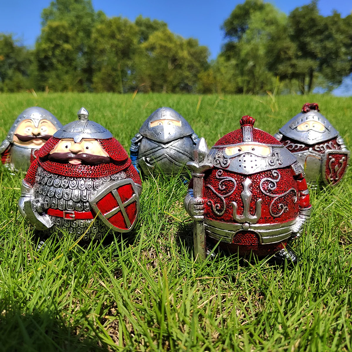 

5pcs Christmas Dwarf Knight Statue Resin Crafts Gnome Dwarf Guard Doll Desktop Trinkets Christmas Garden Home Decoration