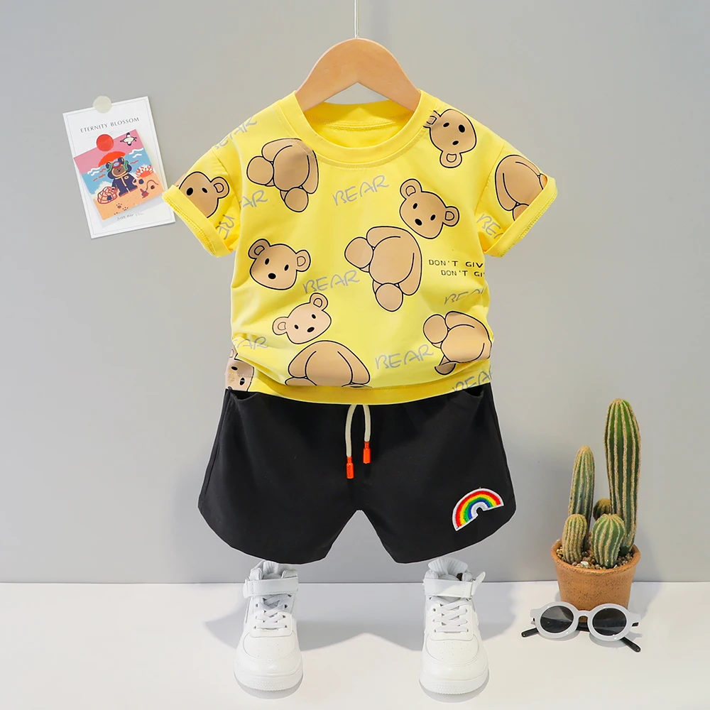 

Cute Little Bear Boy Baby in Summer Suit A 2-Piece Set of Fashionable Casual Cotton Breathable Short-Sleeved Shorts