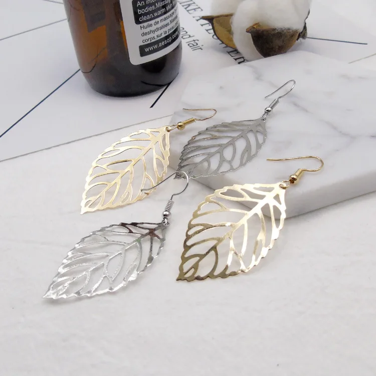 

European and American Hot-selling New Korean Creative Leaf Earrings Simple and Light Fashion Ladies Earrings