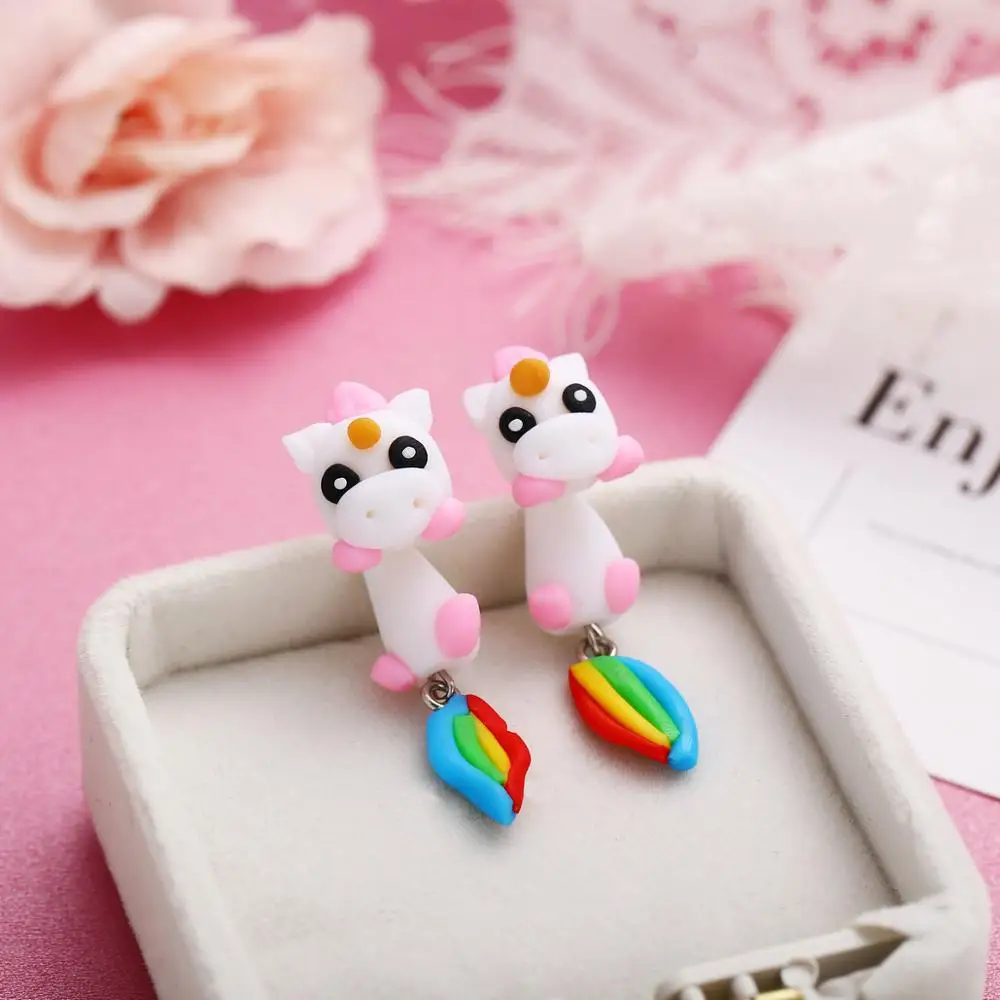 Мягкие серьги из полимерной глины милые в виде единорогов женские с животными