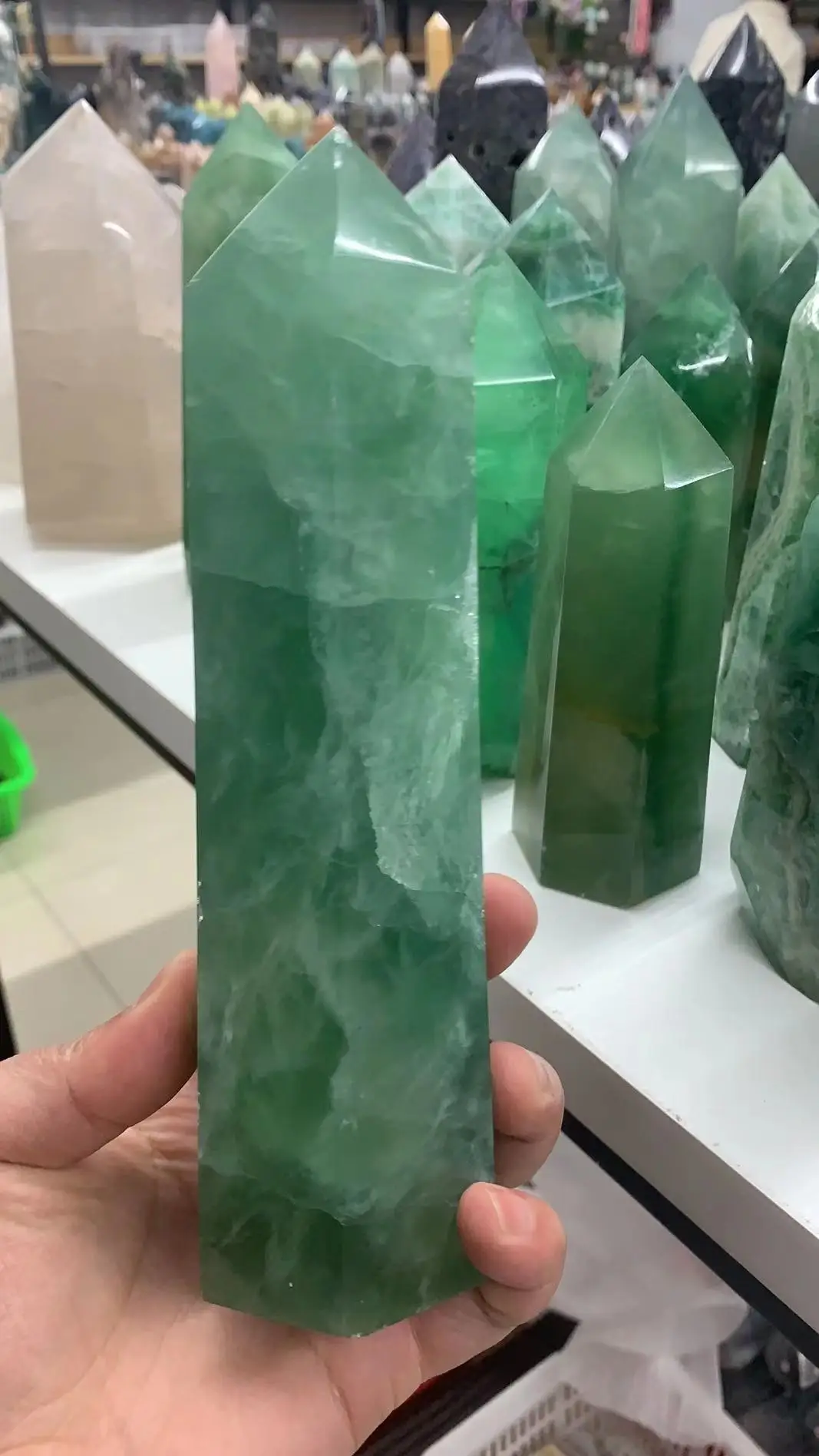 

Pierre minrale quartz fluorite rayures de couleur naturelle, tige hexagonale de traitement, dcoration de la maison