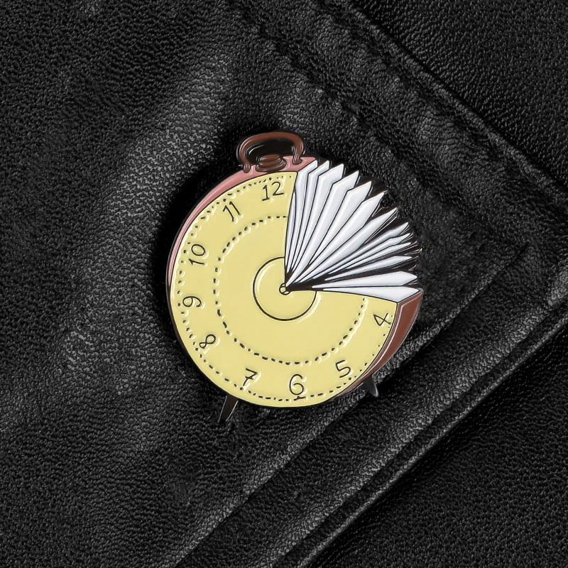 Значки с героями мультфильмов милый будильник книга Броши для женщин творческие булавки ювелирные изделия лацкан булавка эмаль значки на рюкзак сумка Аксессуары подарок