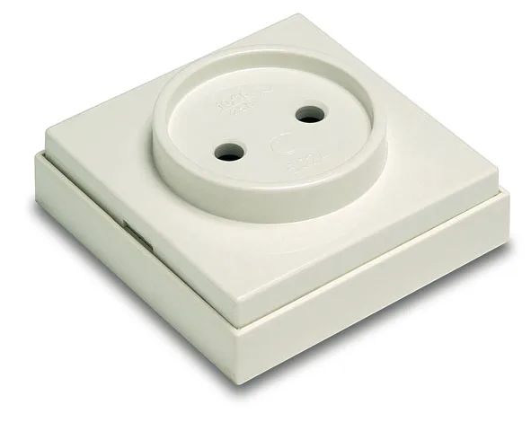 накладные заземления. розетка олимп 2-м оп о0102. розетка двойная накладная legrand quteo. розетка накладная лезард двойная. Universal.