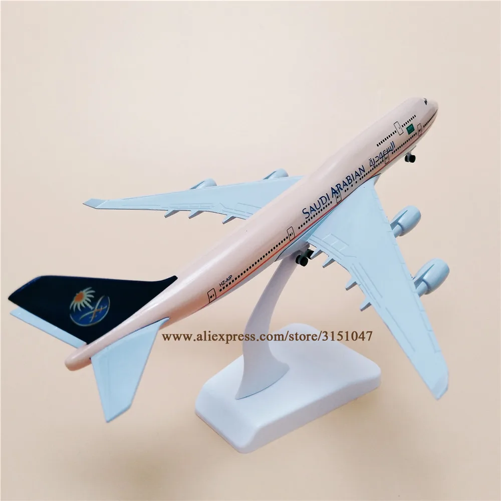 Модель самолета B747 модель из металлического сплава 20 см авиакомпании Boeing 747 |