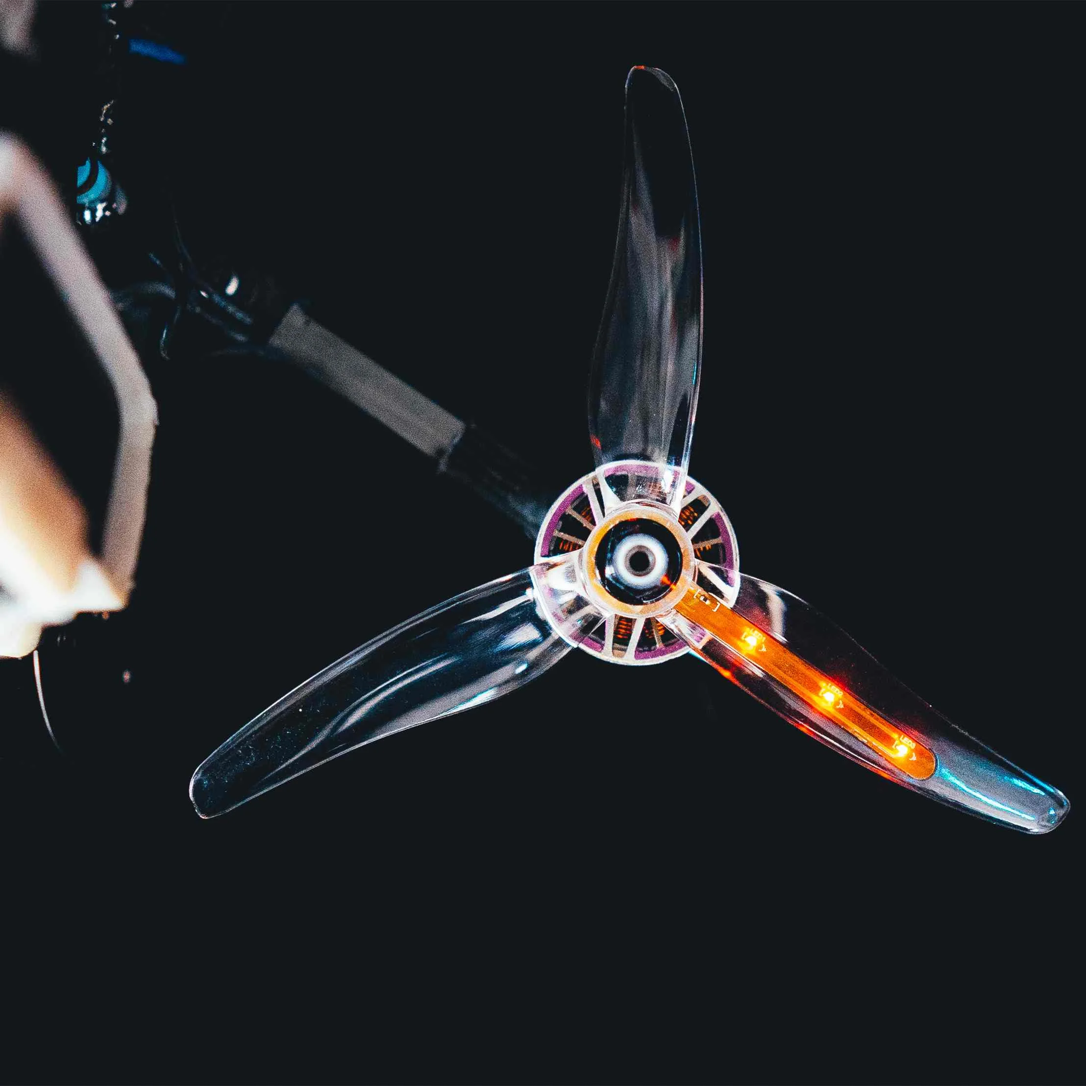 

2 Pairs Gemfan Starlight 51433L 51433 5.1x4.3 5.1Inch 3-Blade Propeller Three Lamps LED Set for RC Drone FPV Racing Quadcopter
