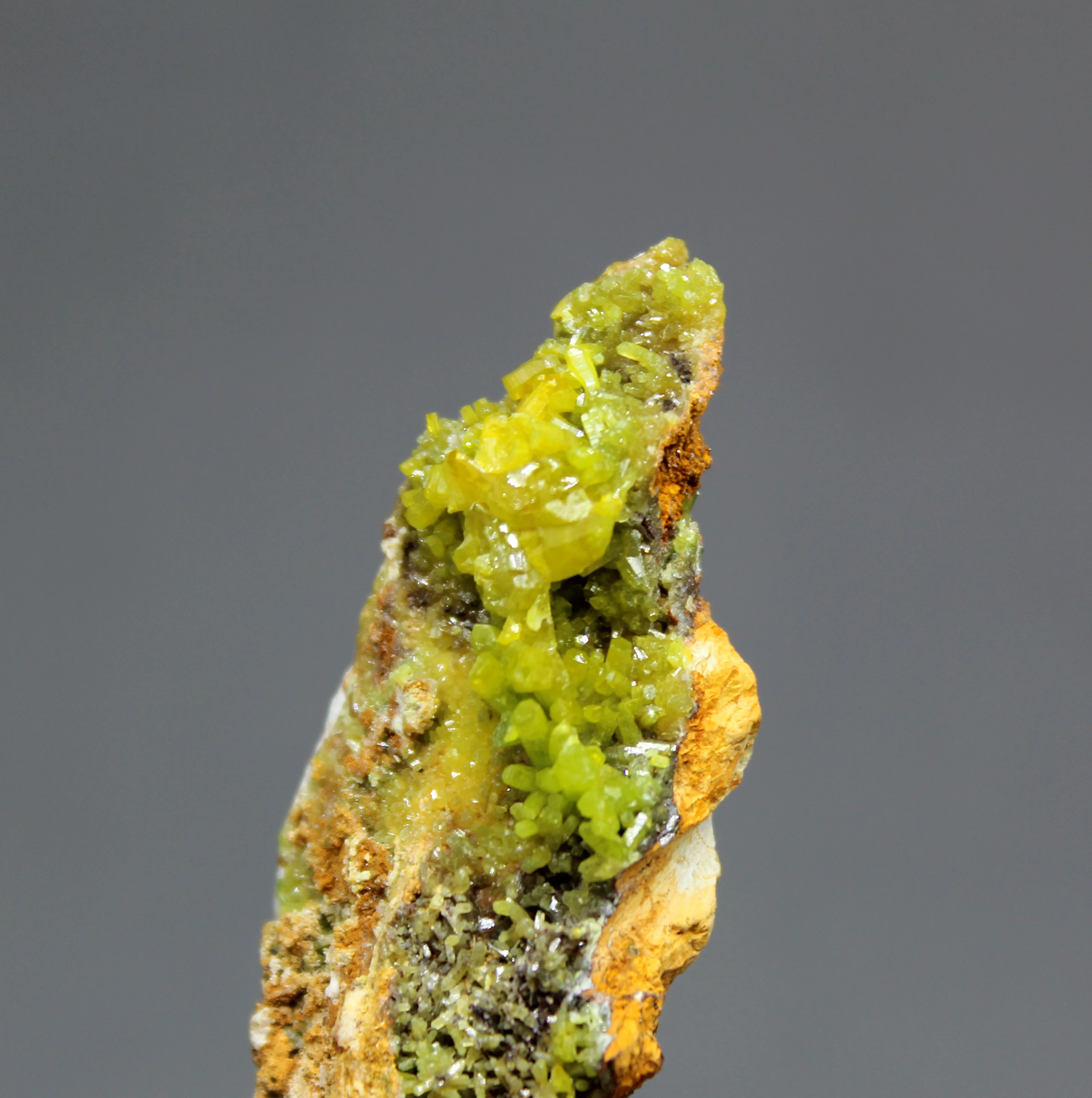 19 г натуральный редкий пироморфит зеленый свинец руды Природные Минеральные